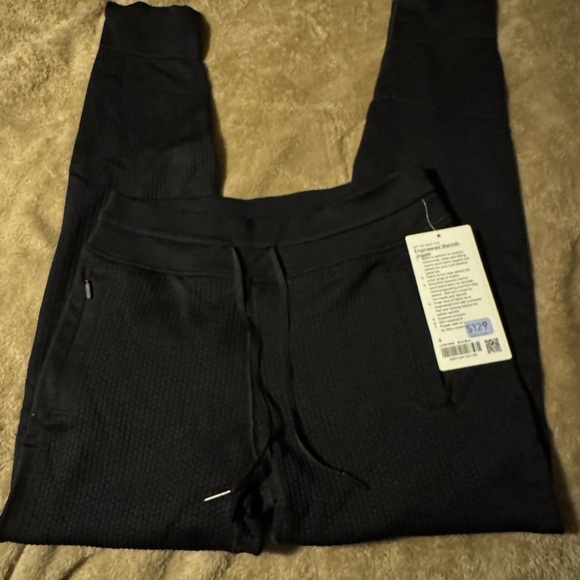lululemon athletica Pants - NEW Black Lululemon Engineered Warmth Jogger size 4